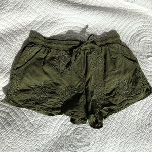 Green tie waist short